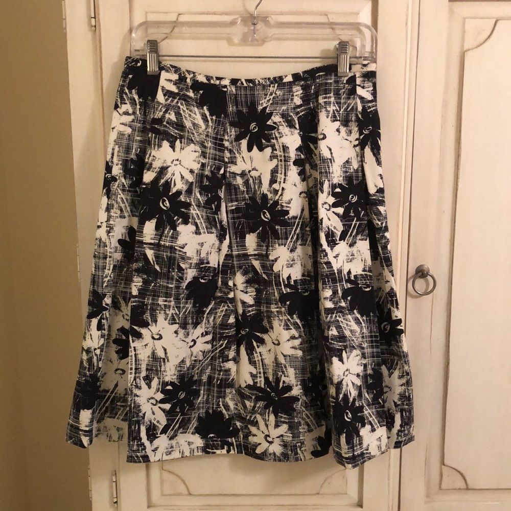 St John Sport pleated skirt